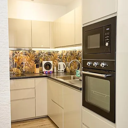 Stylish 1bd With A Nice Cozy Balcony